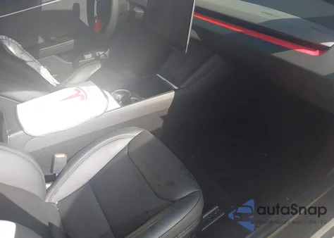 2024 Tesla Model 3 Long Range Dual Motor All-Wheel Drive/Rear-Wheel Drive z USA, uszkodzony, nr VIN 5YJ3E1EA8RF853203